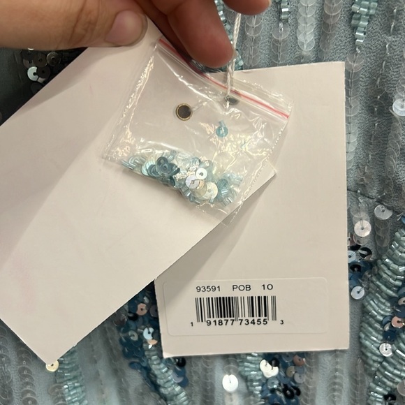 Mac Duggal 93591 NWT SEQUINED V NECK FLUTTER SLEEVE TEA LENGTH DRESS - Picture 7 of 12